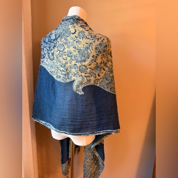 Vintage Lucky Brand Scarf - Picture 5 of 5